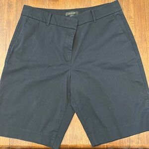 Ann Taylor Boardwalk short. Navy size 12.